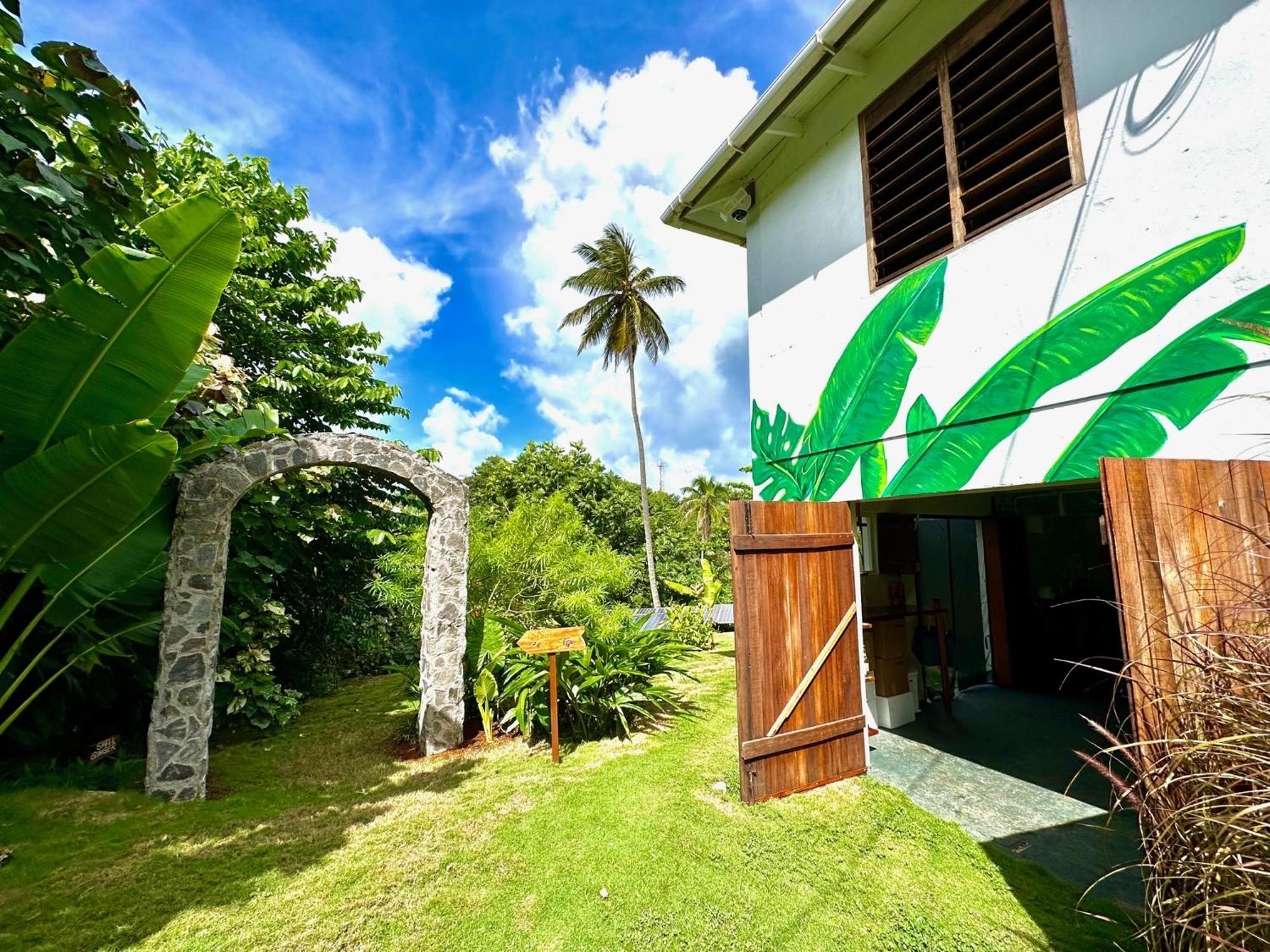Sea Cliff Eco-Cottages & Gin Distillery Calibishie Exterior foto